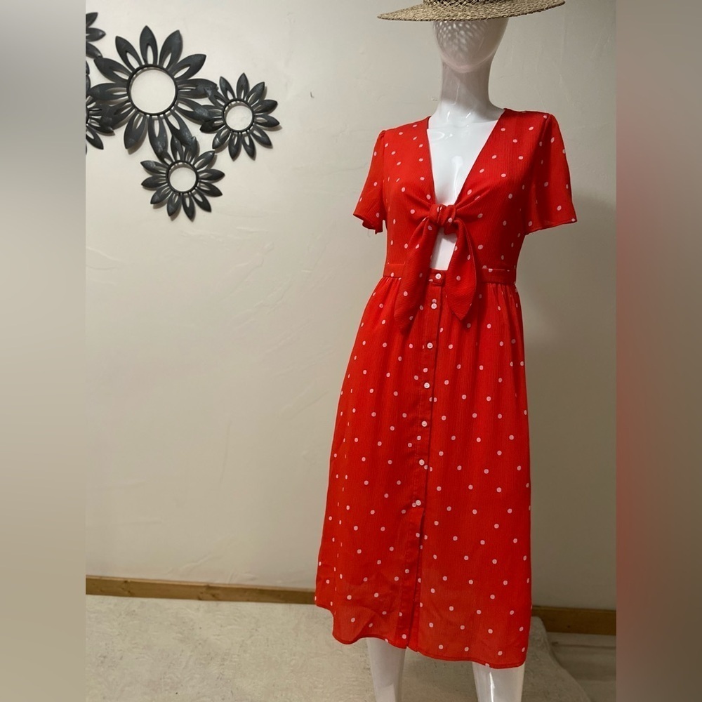 Everly~NWOT~Orange/White Polka Dot Crepe~Peek-A-Boo Front Tie~Midi Dress~Size M - Picture 3 of 16